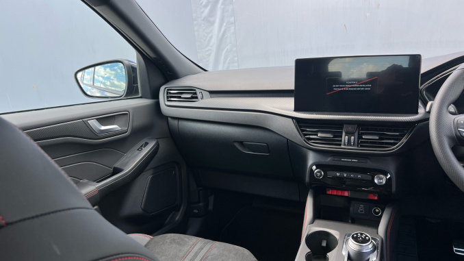 Ford Kuga 2.5 FHEV ST-Line X Black Package 5dr CVT Hybrid Estate - Image 14